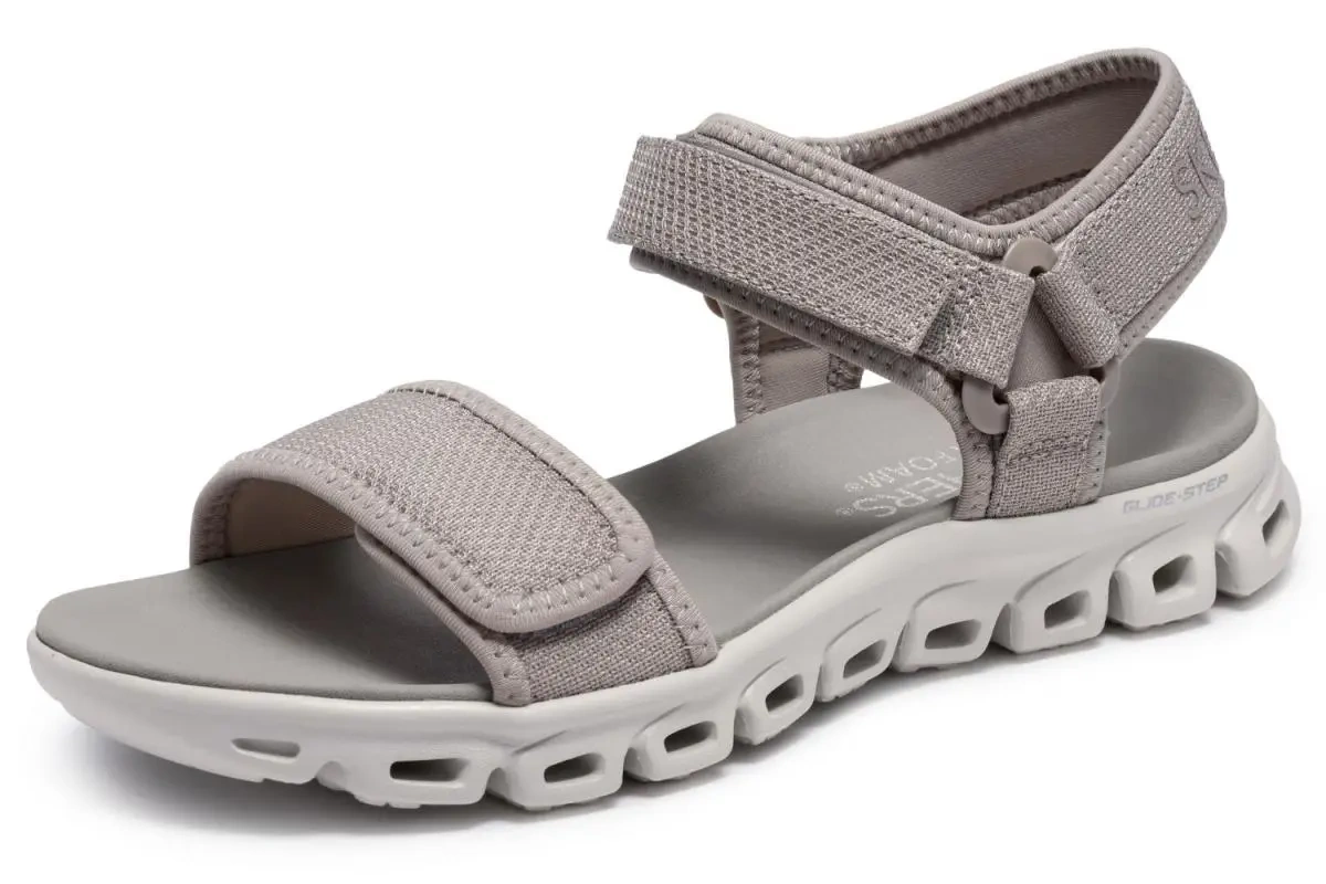 Sandals vs flip flops vs sliders style guide