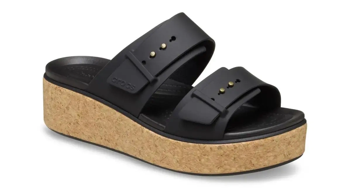 Flip flops for beach and summer outfits
